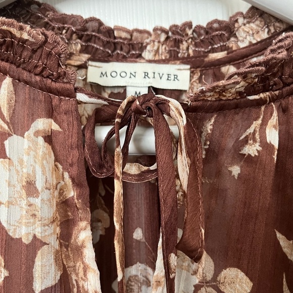 Moon River Floral Print Long Sleeve Blouse, Size Medium, Colour Brown. - Picture 3 of 8